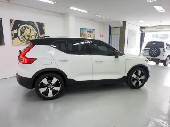VOLVO-XC40-2.0 T5 GASOLINA MOMENTUM AWD GEARTRONIC VOLVO-XC40-2018