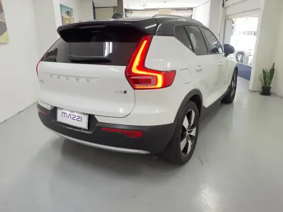 VOLVO-XC40-2.0 T5 GASOLINA MOMENTUM AWD GEARTRONIC VOLVO-XC40-2018
