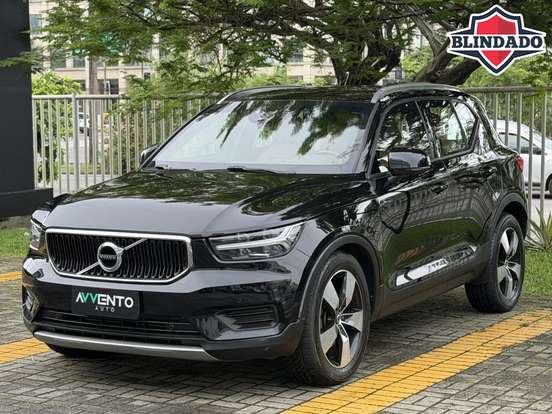 VOLVO-XC40-2019