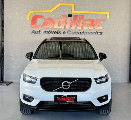 VOLVO-XC40-2019