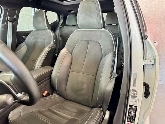 VOLVO-XC40-2.0 T5 GASOLINA R-DESIGN AWD GEARTRONIC VOLVO-XC40-2019