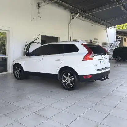 VOLVO-XC60-2012
