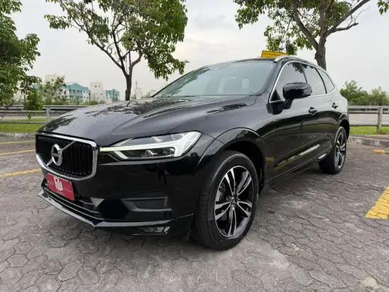 VOLVO-XC60-2020