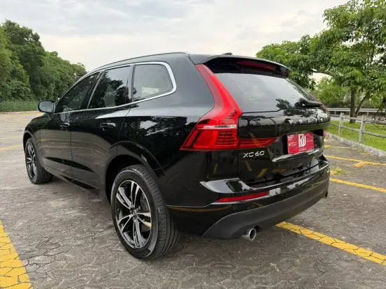VOLVO-XC60-2.0 T5 GASOLINA MOMENTUM AWD GEARTRONIC VOLVO-XC60-2020