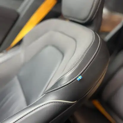 VOLVO-XC60-2021