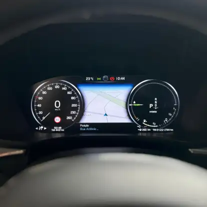 VOLVO-XC60-2021