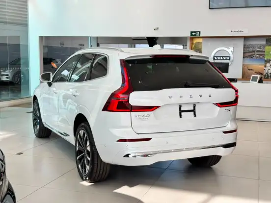 VOLVO-XC60-2026