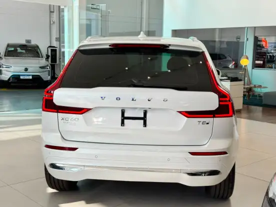 VOLVO-XC60-2026