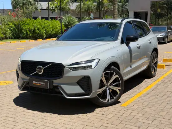VOLVO-XC60-2025