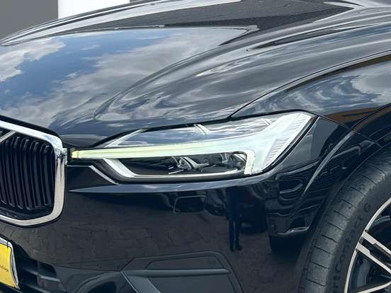 VOLVO-XC60-2018