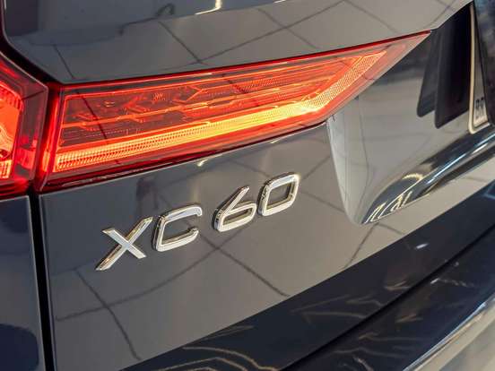 VOLVO-XC60-2019