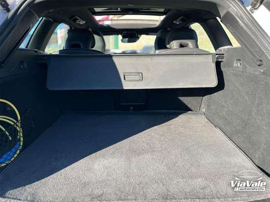 VOLVO-XC60-2020
