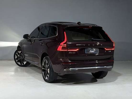 VOLVO-XC60-2025