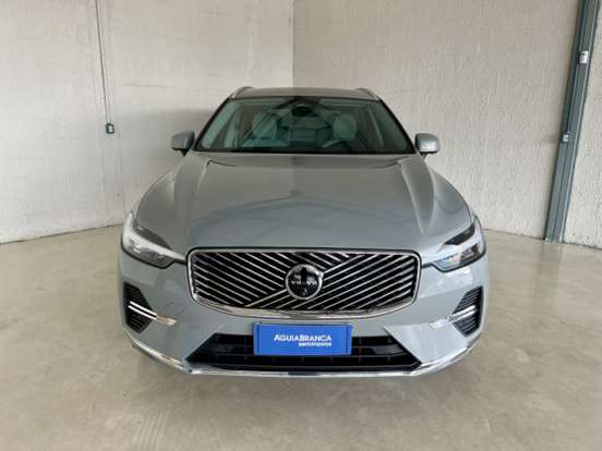 VOLVO-XC60-2025