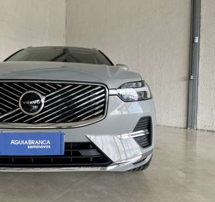 VOLVO-XC60-2025