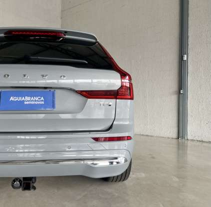 VOLVO-XC60-2025