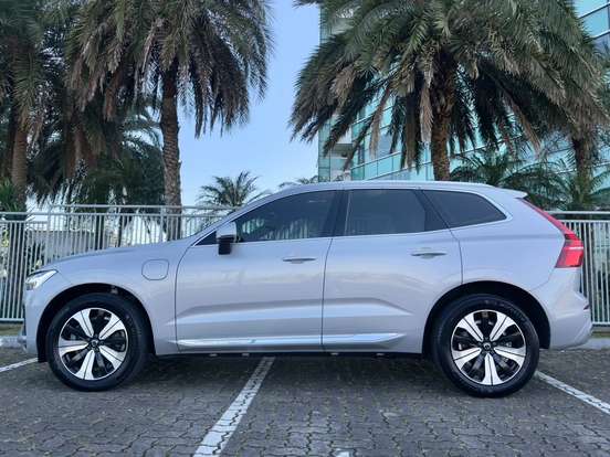 VOLVO-XC60-2022