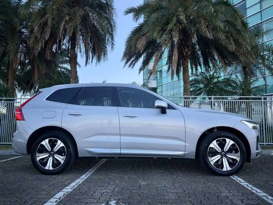 VOLVO-XC60-2022