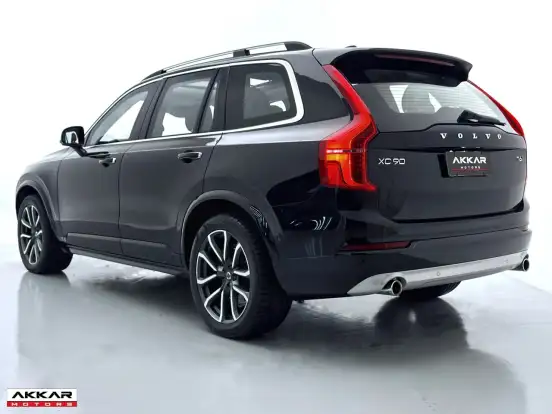 VOLVO-XC90-2017