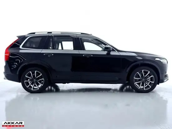 VOLVO-XC90-2017