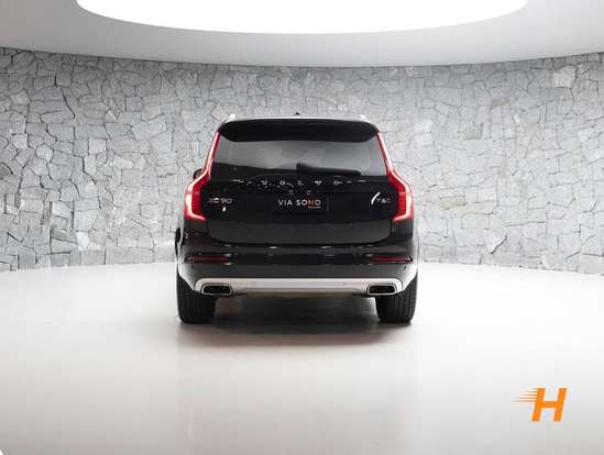 VOLVO-XC90-2020
