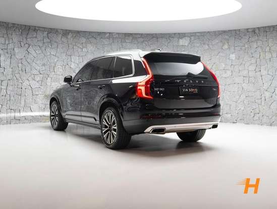 VOLVO-XC90-2020