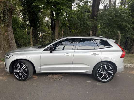 VOLVO-XC60-2018