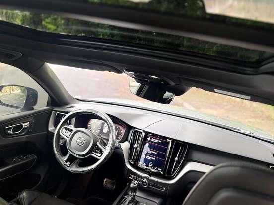 VOLVO-XC60-2.0 T5 GASOLINA R-DESIGN AWD GEARTRONIC VOLVO-XC60-2018