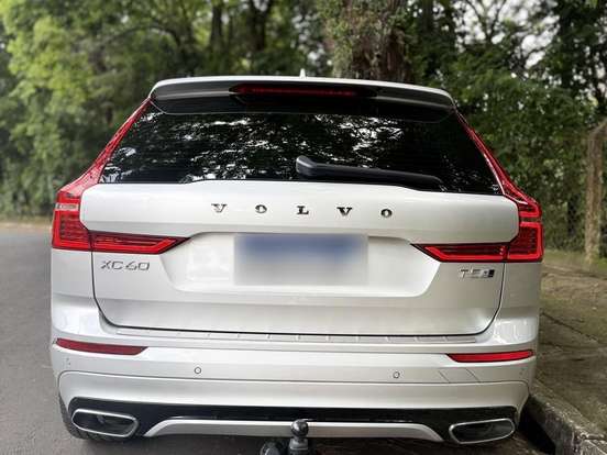 VOLVO-XC60-2.0 T5 GASOLINA R-DESIGN AWD GEARTRONIC VOLVO-XC60-2018
