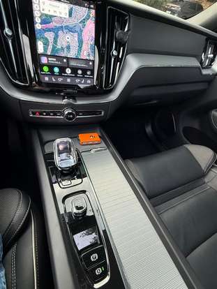 VOLVO-XC60-2023