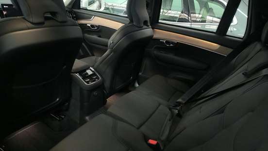 VOLVO-XC90-2025