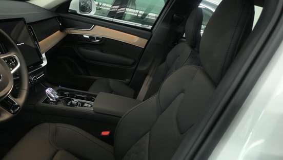 VOLVO-XC90-2025