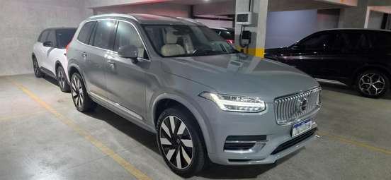 VOLVO-XC90-2023