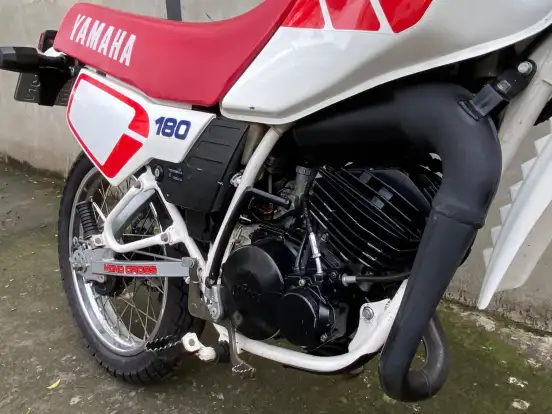 YAMAHA-DT 180 YAMAHA-DT 180-1988