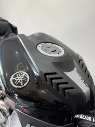YAMAHA-YZF R15-2024