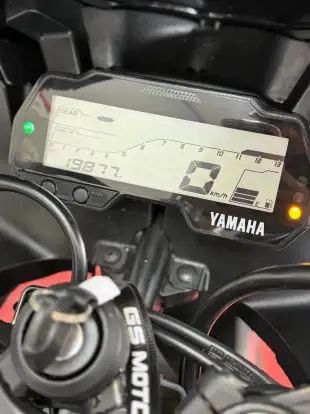 YAMAHA-YZF R15-2024