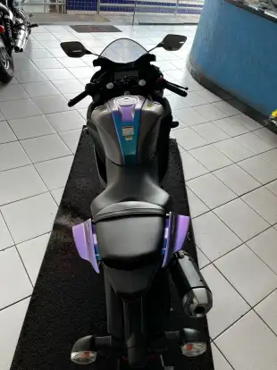 YAMAHA-YZF R15-2025