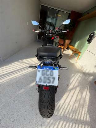 YAMAHA-MT-09-2021