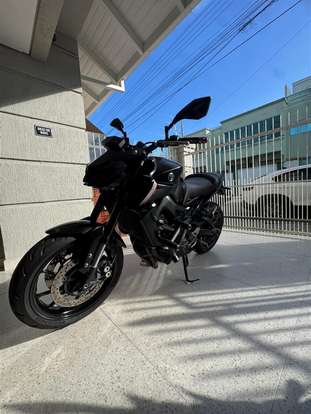 YAMAHA-MT-09-2021