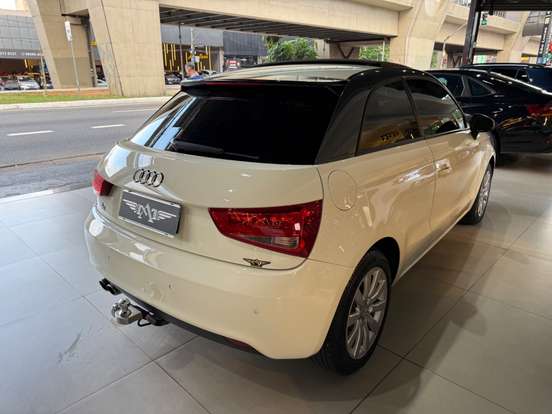 AUDI-A1-1.4 TFSI ATTRACTION 16V 122CV GASOLINA 2P AUTOMÁTICO AUDI-A1-2012