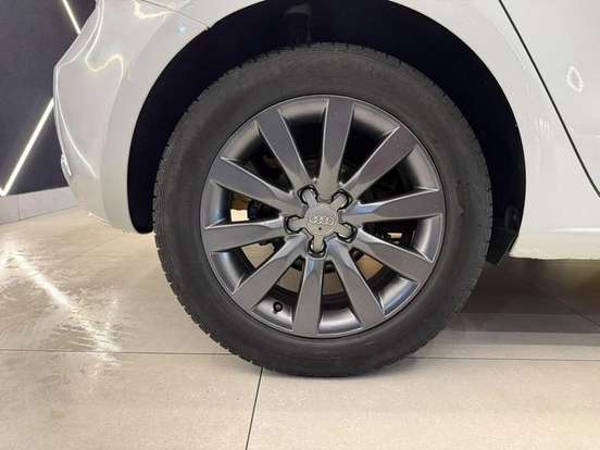 AUDI-A1-2012