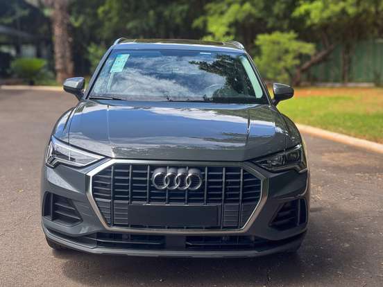 AUDI-Q3-2021