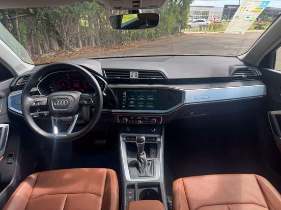 AUDI-Q3-2021