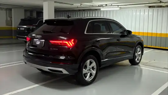 AUDI-Q3-2022