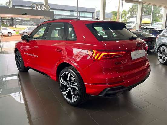 AUDI-Q3-2.0 40 TFSI GASOLINA PERFORMANCE BLACK PLUS QUATTRO TIPTRONIC AUDI-Q3-2024