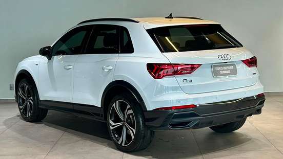 AUDI-Q3-2023