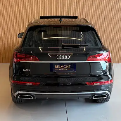 AUDI-Q5-2021