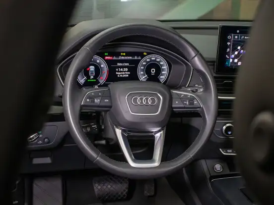 AUDI-Q5-2022