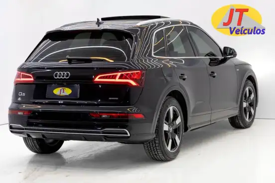 AUDI-Q5-2019