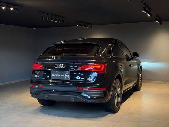AUDI-Q5-2023